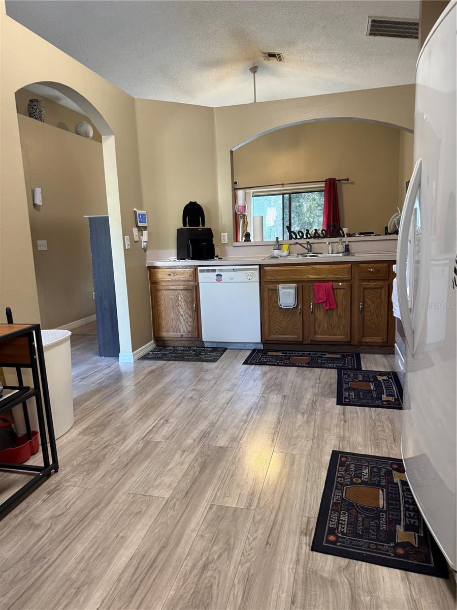 O6377267 Property Photo