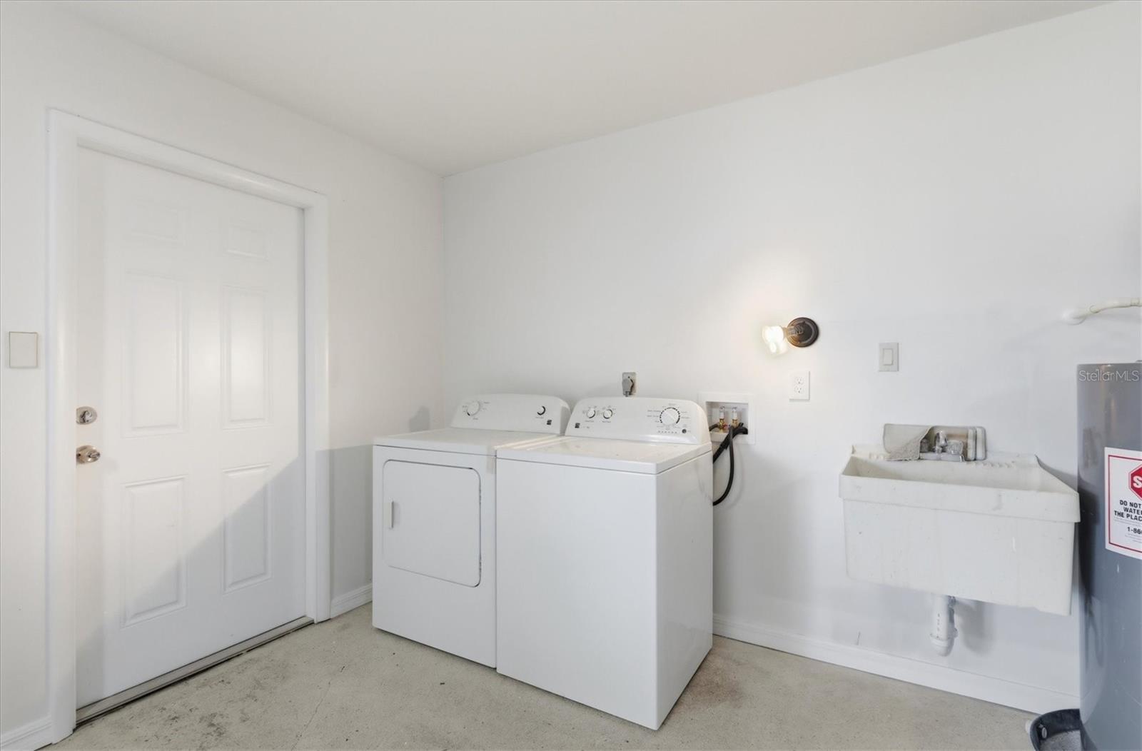 133 COLONIAL ST SE, PORT CHARLOTTE, FL, 33952