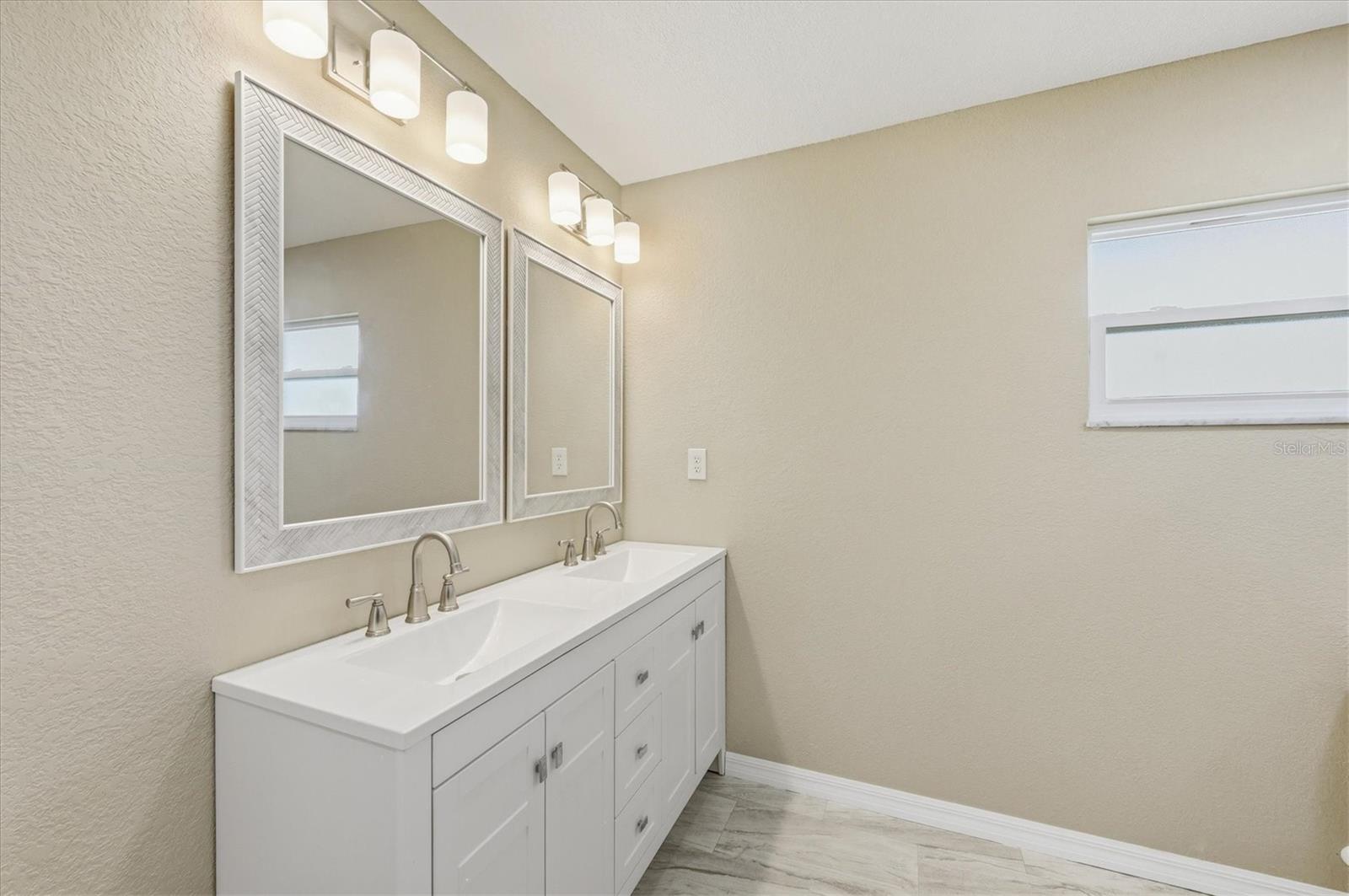 133 COLONIAL ST SE, PORT CHARLOTTE, FL, 33952