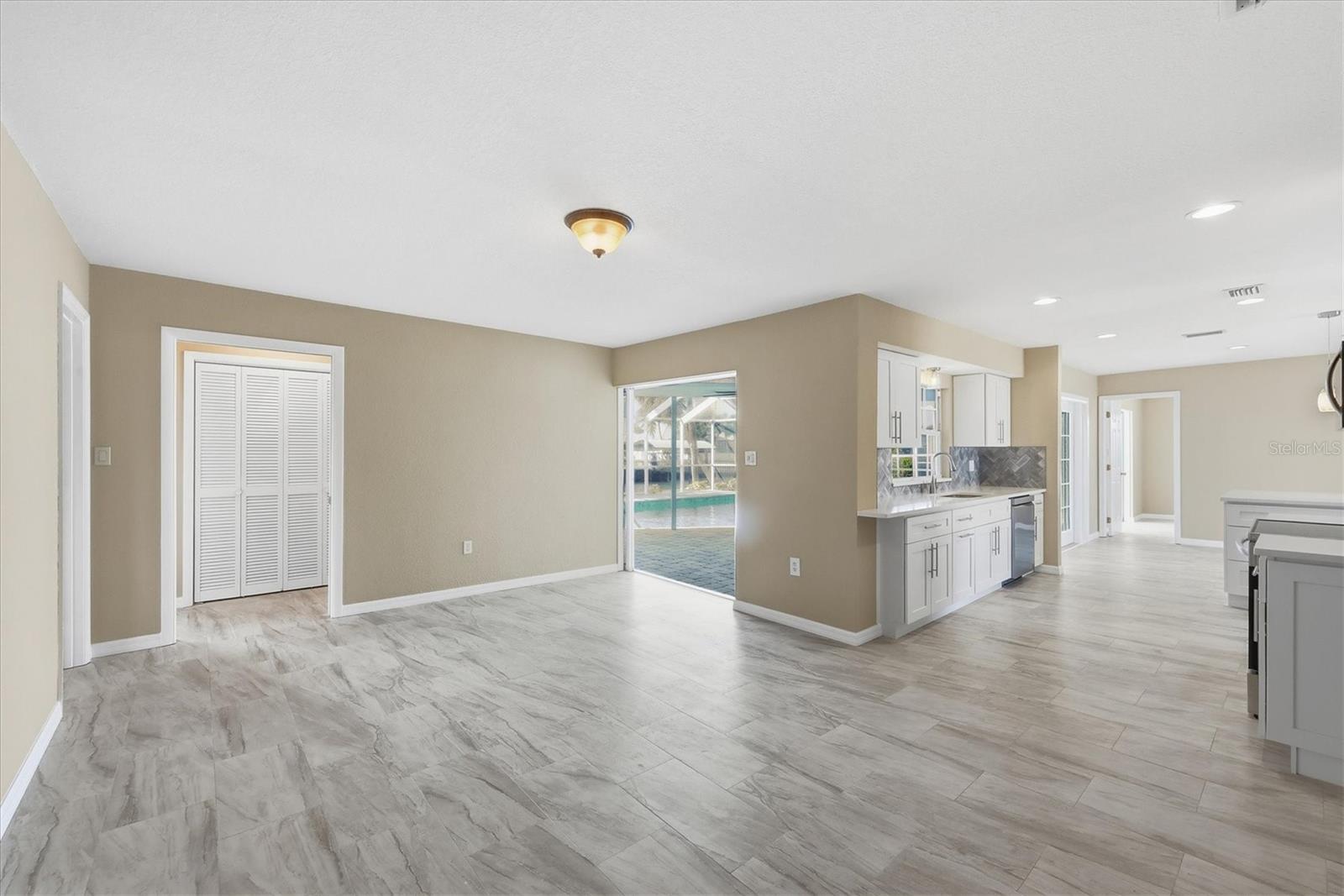 133 COLONIAL ST SE, PORT CHARLOTTE, FL, 33952