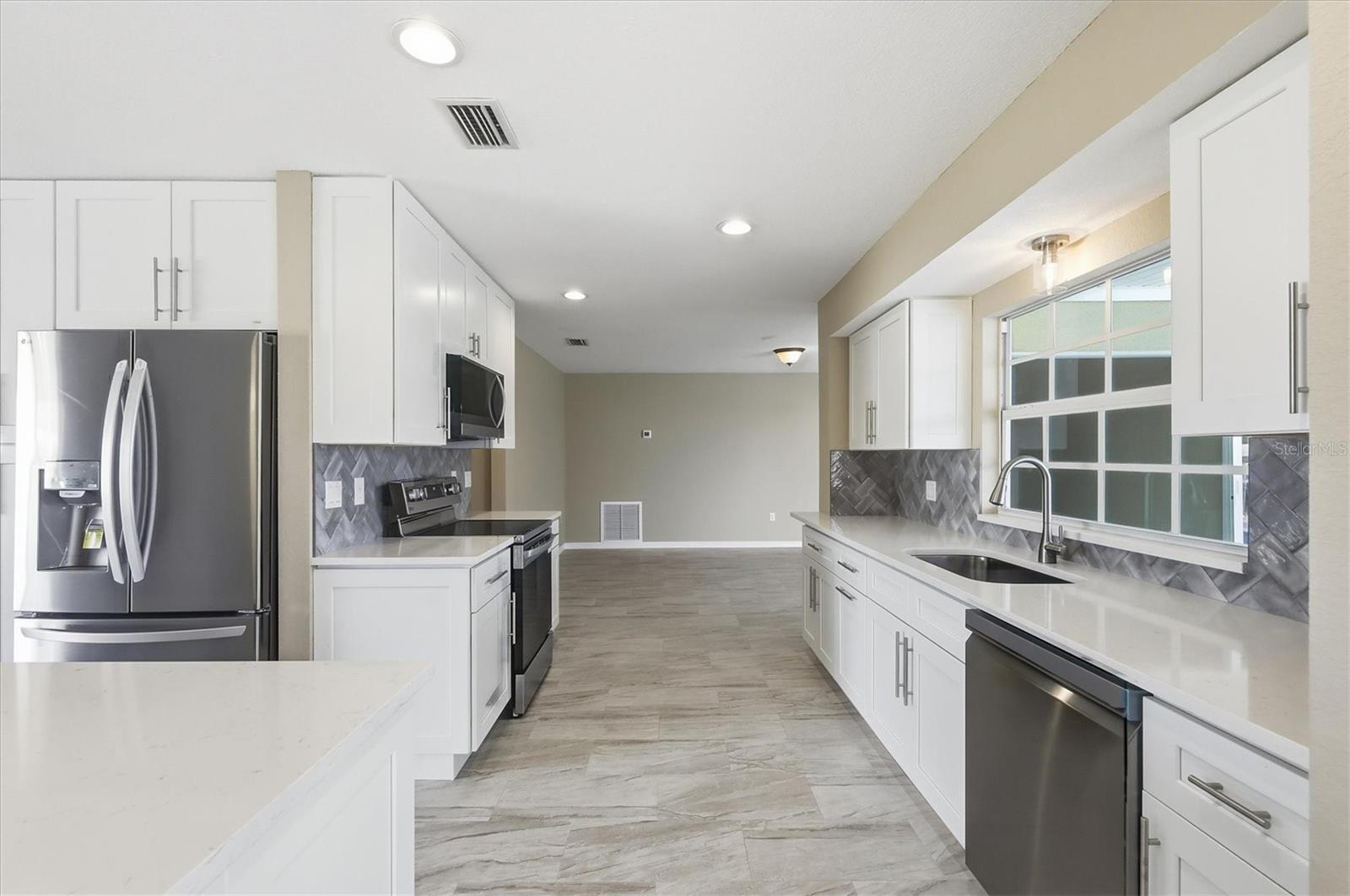 133 COLONIAL ST SE, PORT CHARLOTTE, FL, 33952