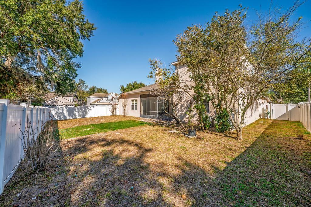 201 W BLUE WATER EDGE DR, EUSTIS, FL, 32736