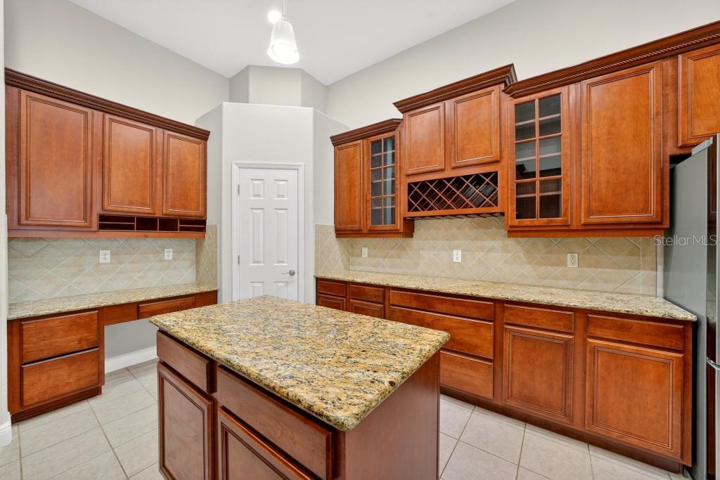 201 W BLUE WATER EDGE DR, EUSTIS, FL, 32736