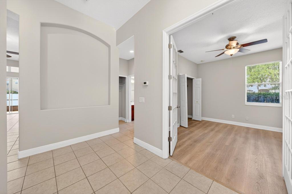 201 W BLUE WATER EDGE DR, EUSTIS, FL, 32736