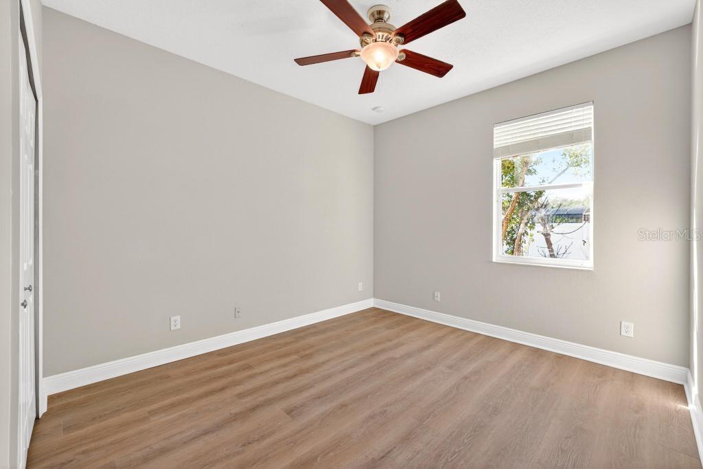 201 W BLUE WATER EDGE DR, EUSTIS, FL, 32736