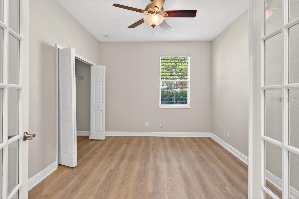 201 W BLUE WATER EDGE DR, EUSTIS, FL, 32736