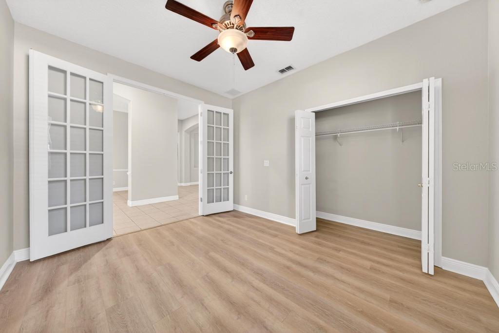 201 W BLUE WATER EDGE DR, EUSTIS, FL, 32736