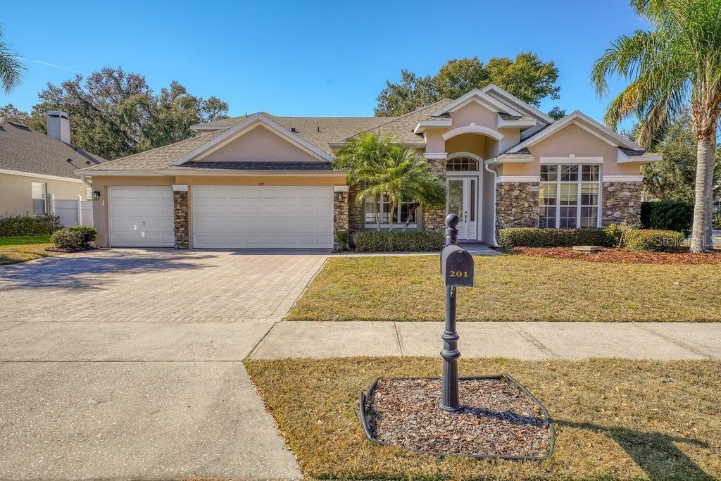 201 W BLUE WATER EDGE DR, EUSTIS, FL, 32736