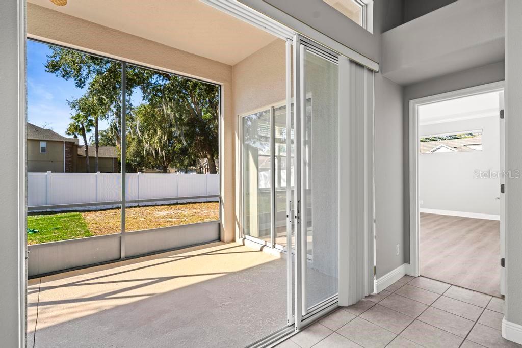 201 W BLUE WATER EDGE DR, EUSTIS, FL, 32736