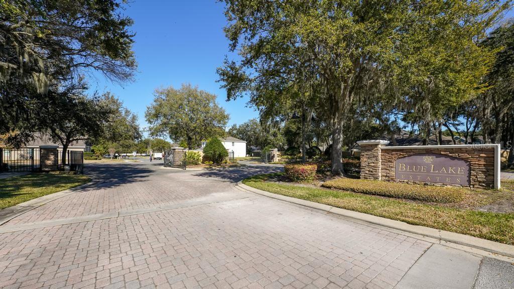 201 W BLUE WATER EDGE DR, EUSTIS, FL, 32736