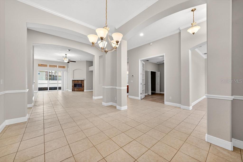 201 W BLUE WATER EDGE DR, EUSTIS, FL, 32736