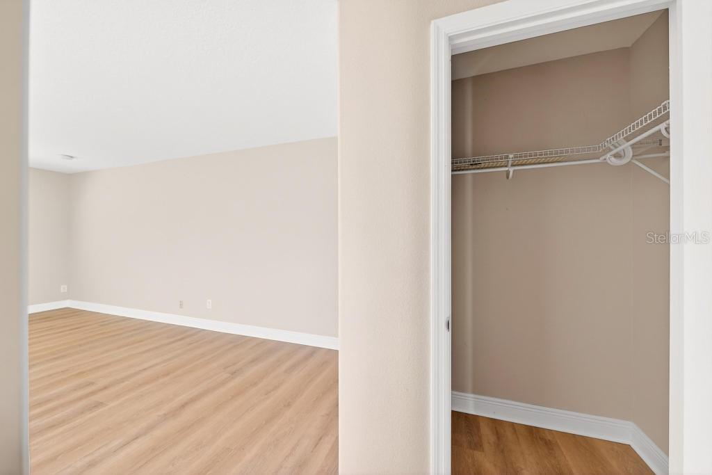 201 W BLUE WATER EDGE DR, EUSTIS, FL, 32736