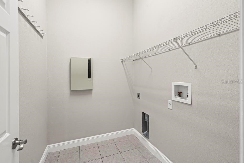 201 W BLUE WATER EDGE DR, EUSTIS, FL, 32736