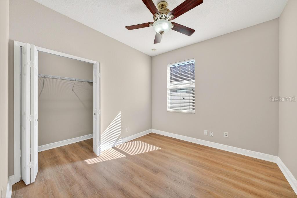 201 W BLUE WATER EDGE DR, EUSTIS, FL, 32736