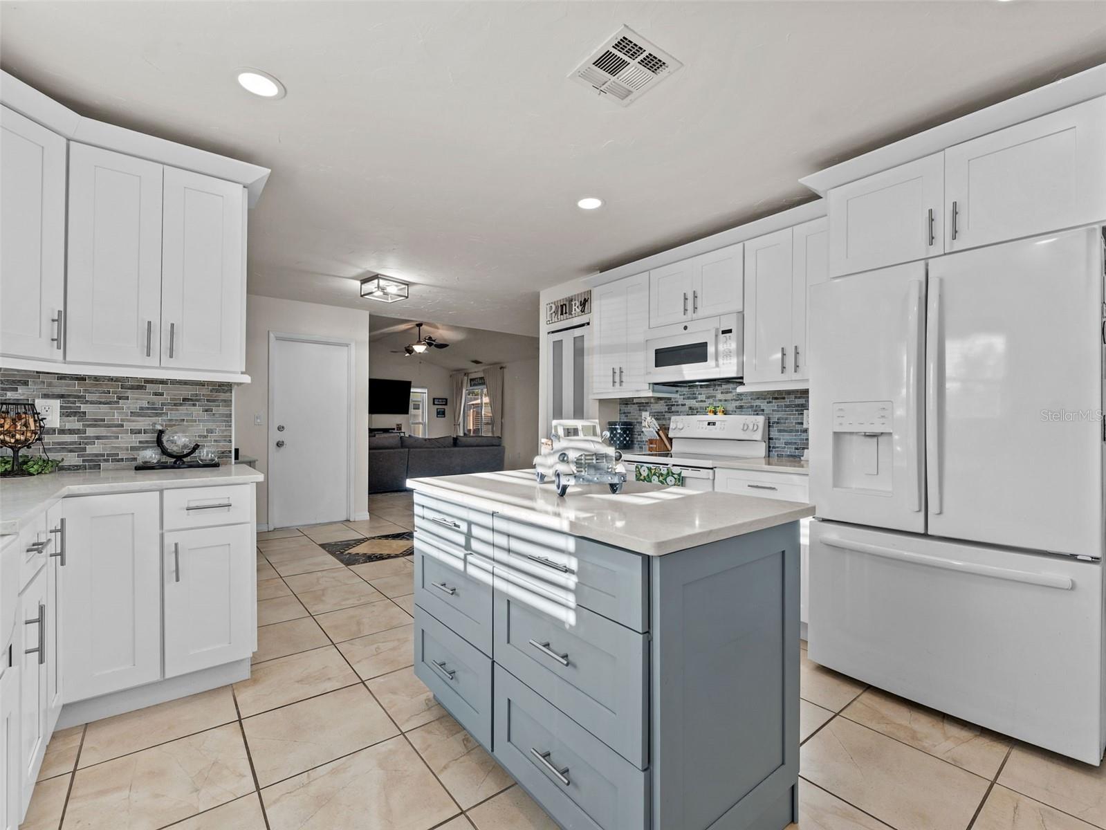 1768 W GROVELEAF AVE, PALM HARBOR, FL, 34683