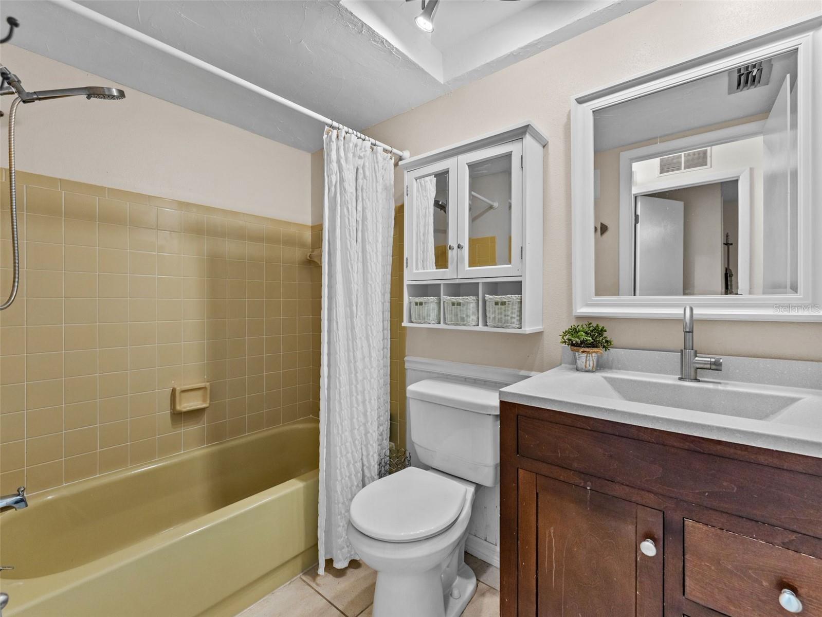 1768 W GROVELEAF AVE, PALM HARBOR, FL, 34683