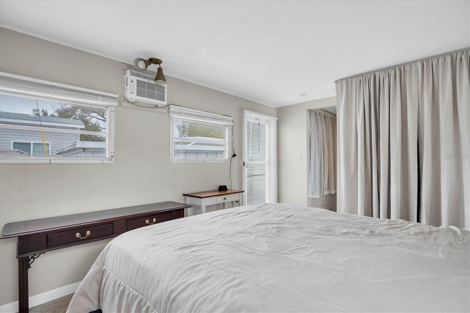 TB8469412 Property Photo