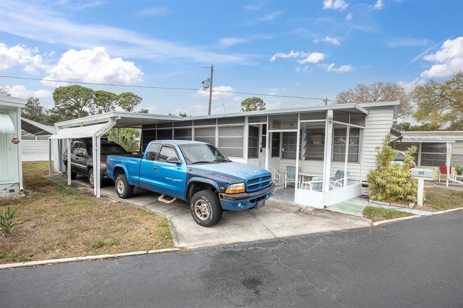 TB8469412 Property Photo