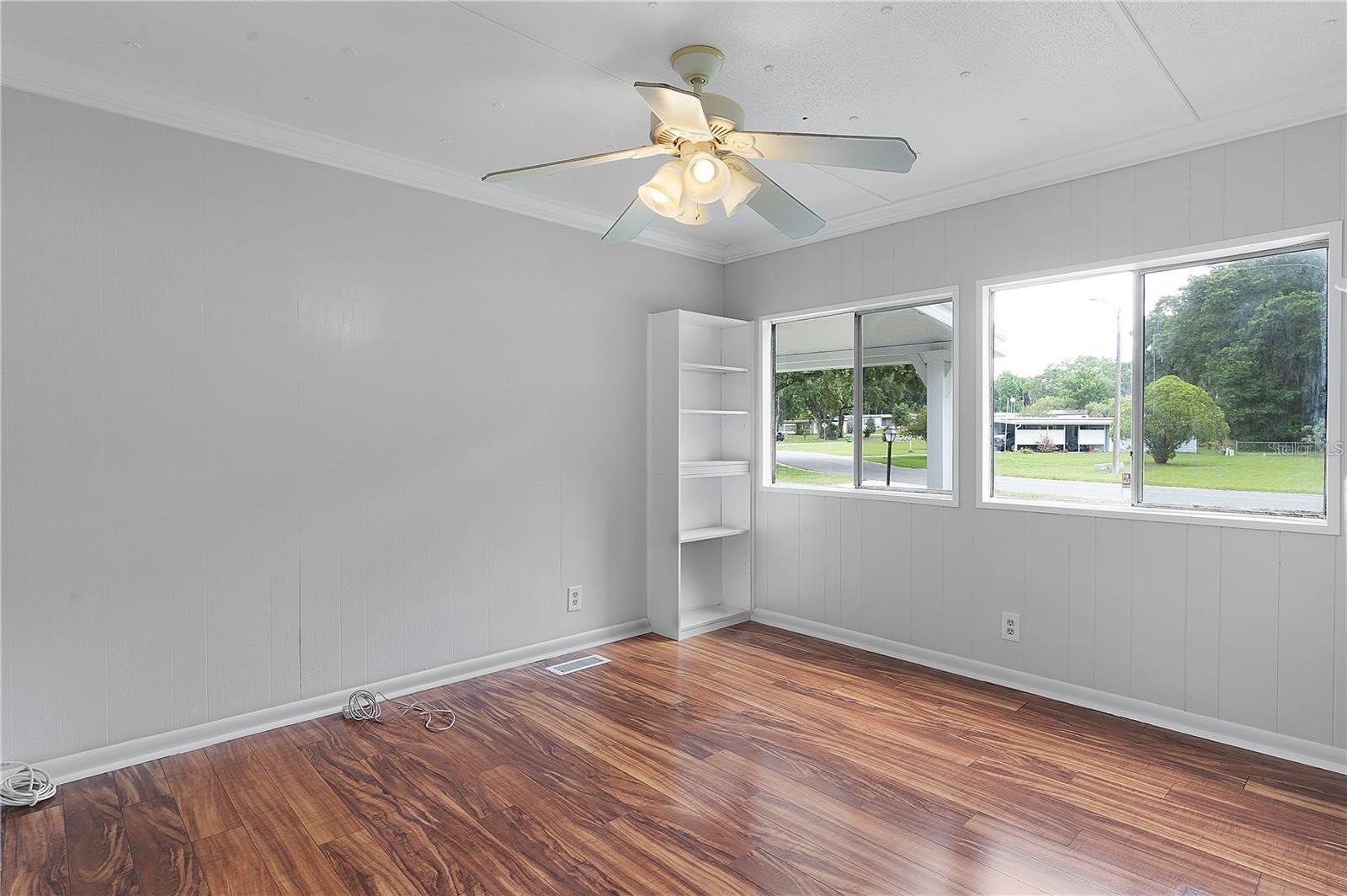 302 IVANHOE CIR, LADY LAKE, FL, 32159