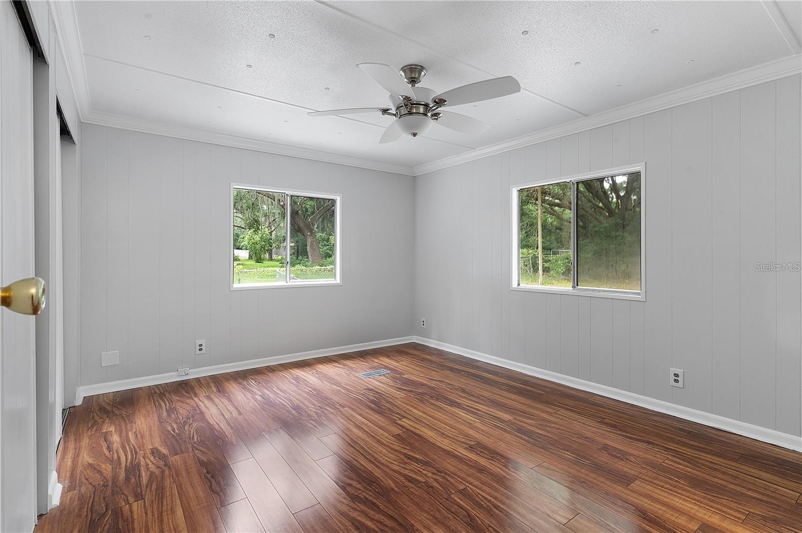 302 IVANHOE CIR, LADY LAKE, FL, 32159