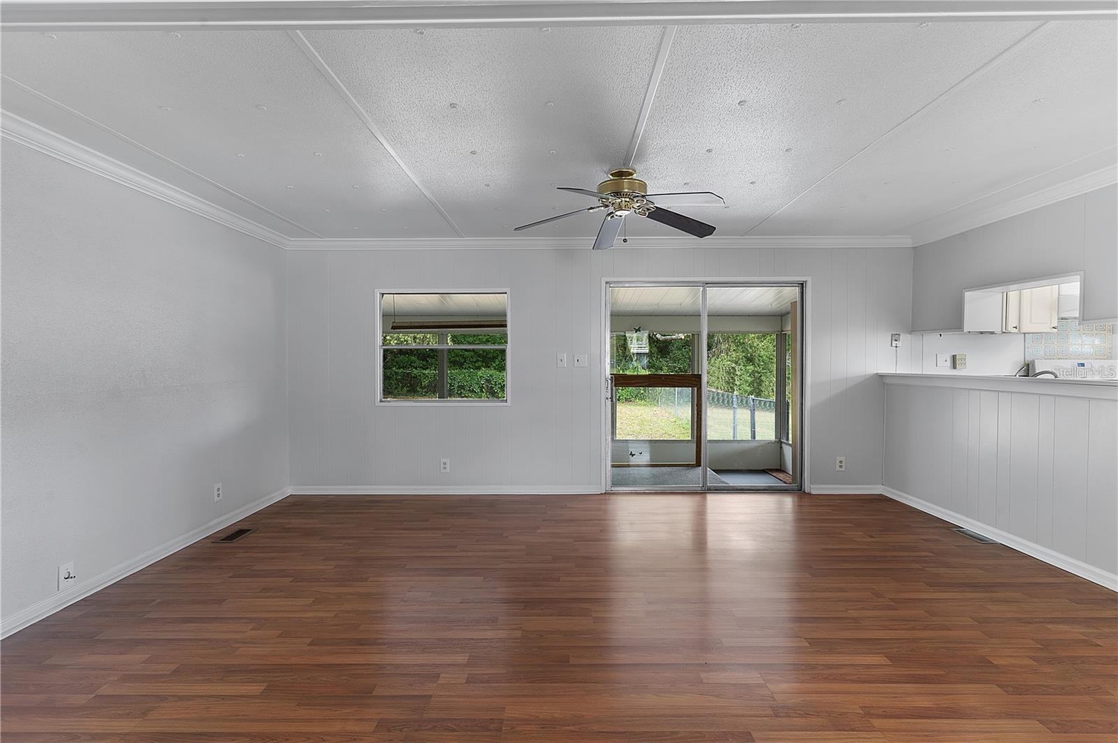 302 IVANHOE CIR, LADY LAKE, FL, 32159