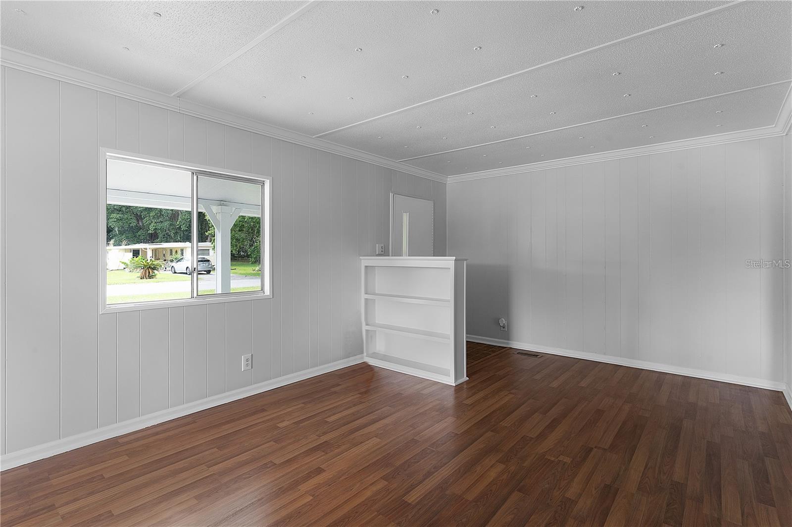 302 IVANHOE CIR, LADY LAKE, FL, 32159