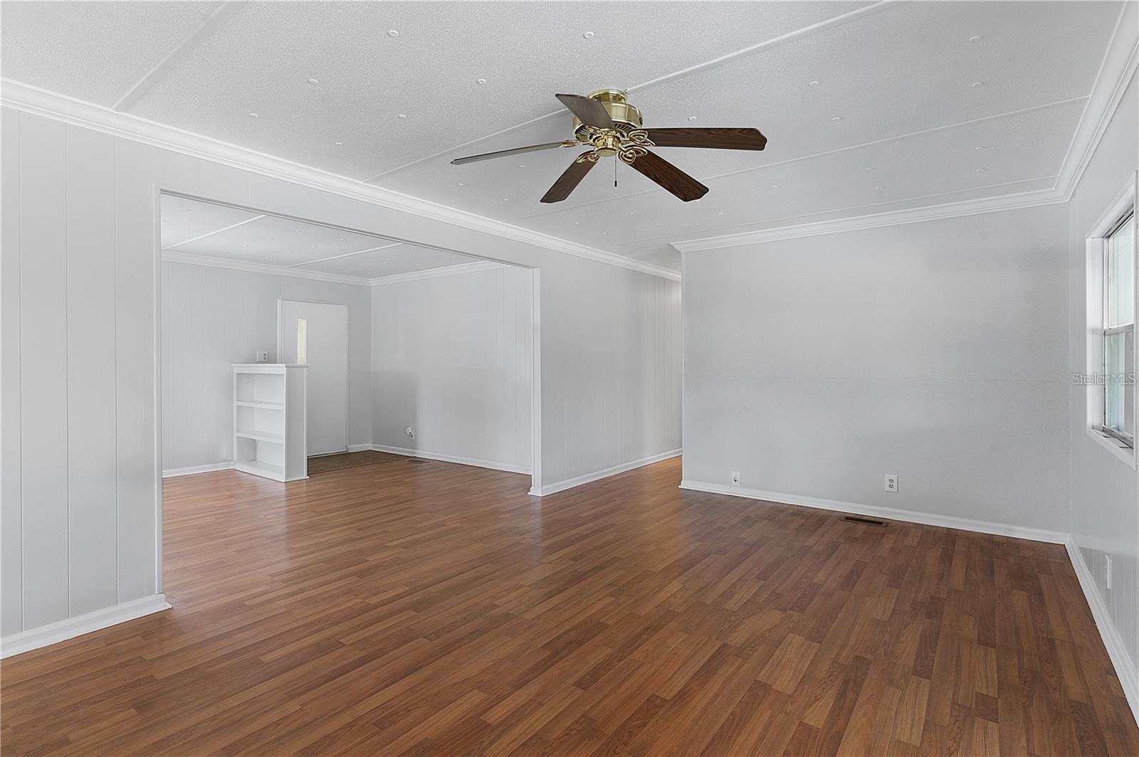 302 IVANHOE CIR, LADY LAKE, FL, 32159