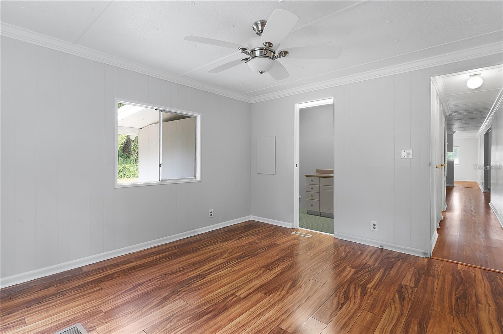 302 IVANHOE CIR, LADY LAKE, FL, 32159