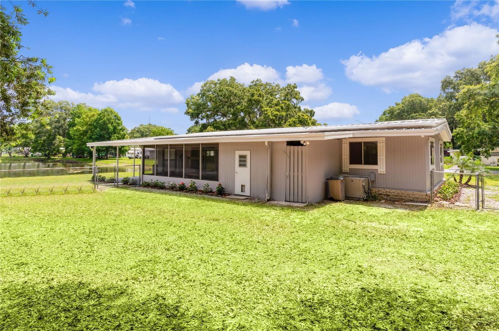 302 IVANHOE CIR, LADY LAKE, FL, 32159