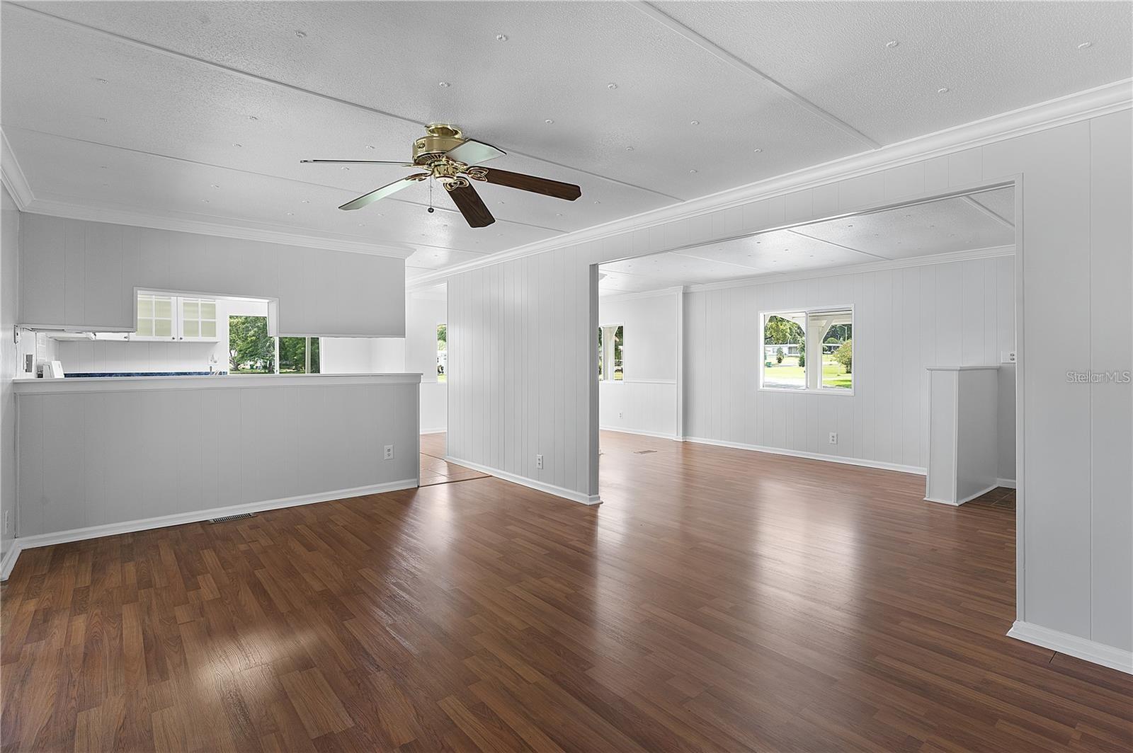 302 IVANHOE CIR, LADY LAKE, FL, 32159