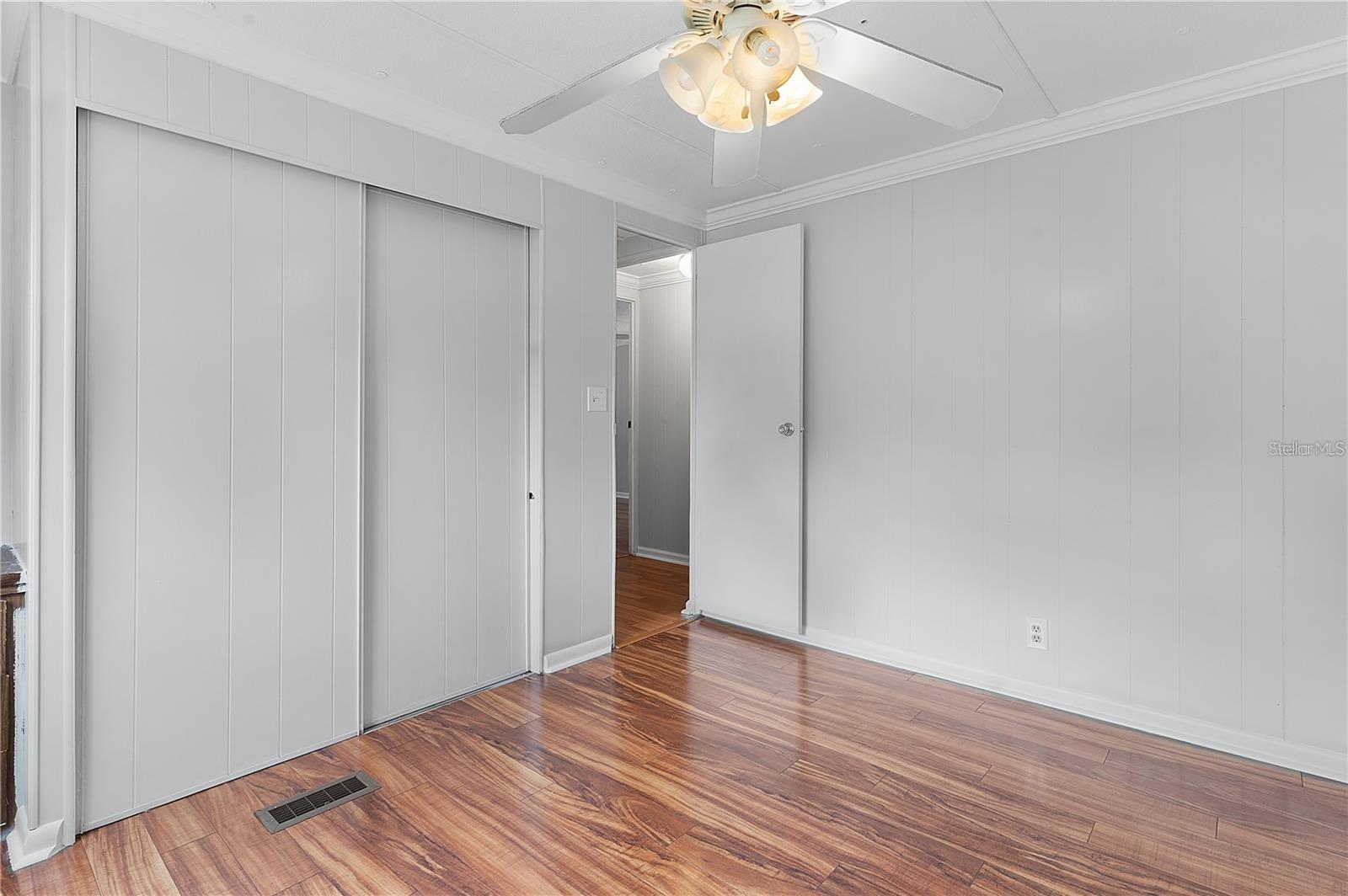 302 IVANHOE CIR, LADY LAKE, FL, 32159