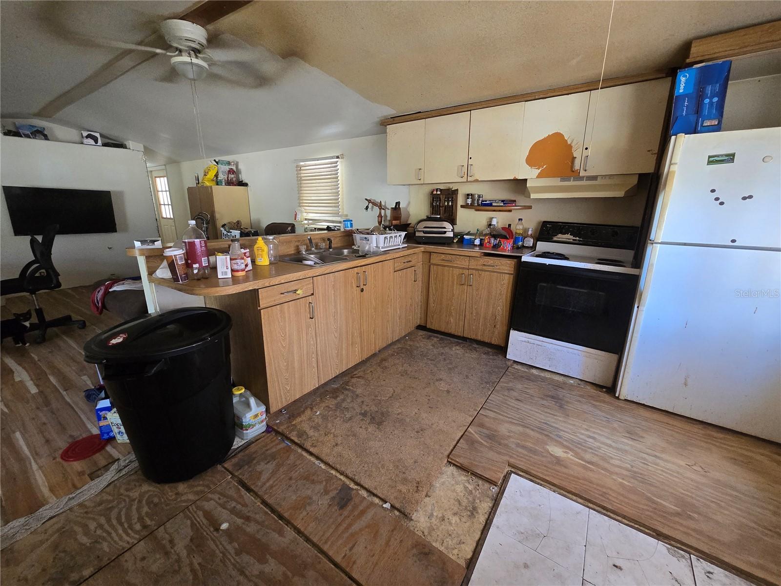 O6377312 Property Photo