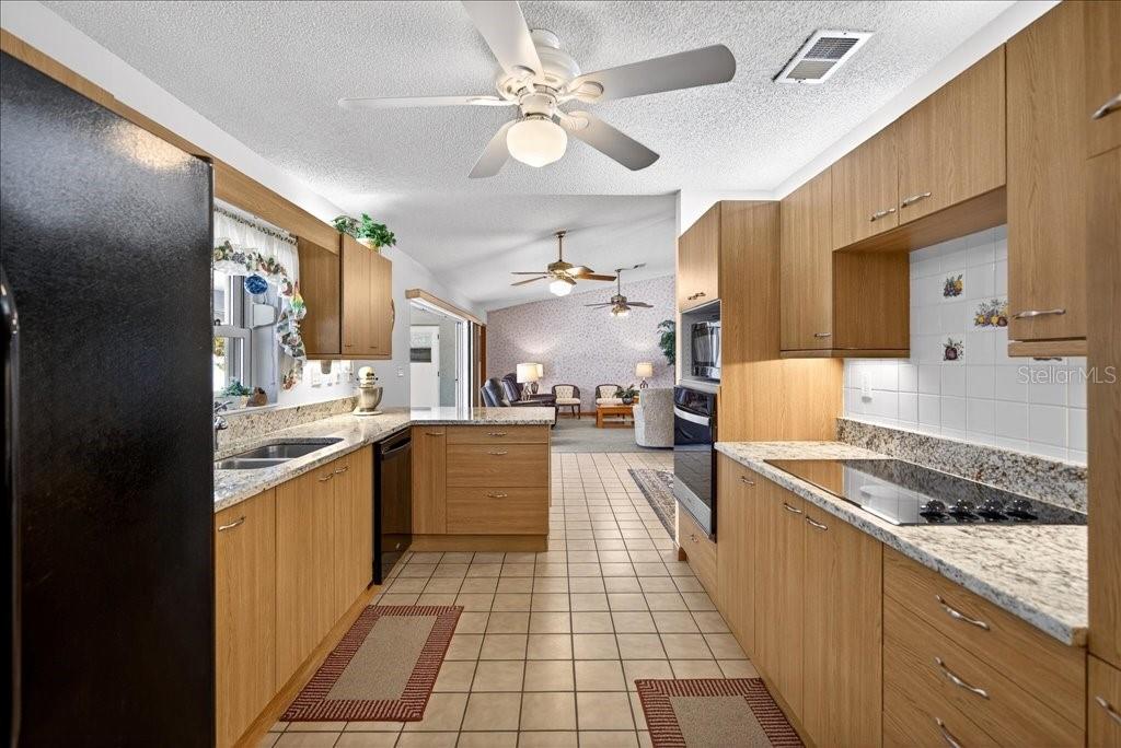 11 PARKWAY, PALM COAST, FL, 32164