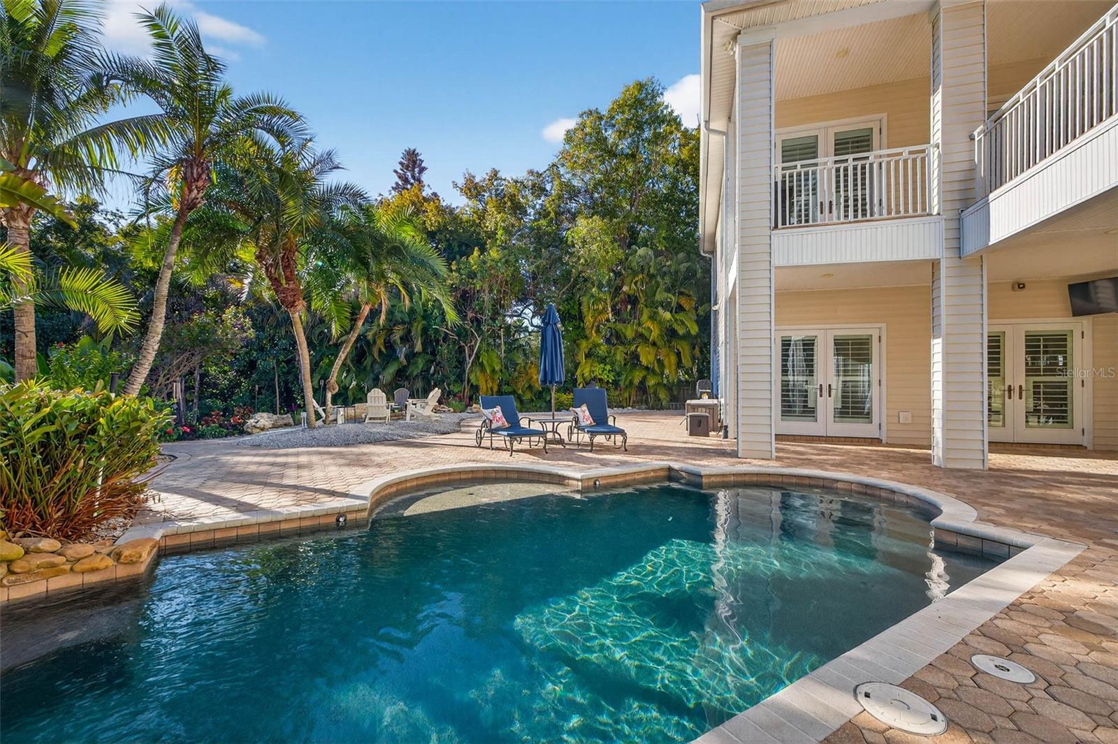 TB8469446 Property Photo