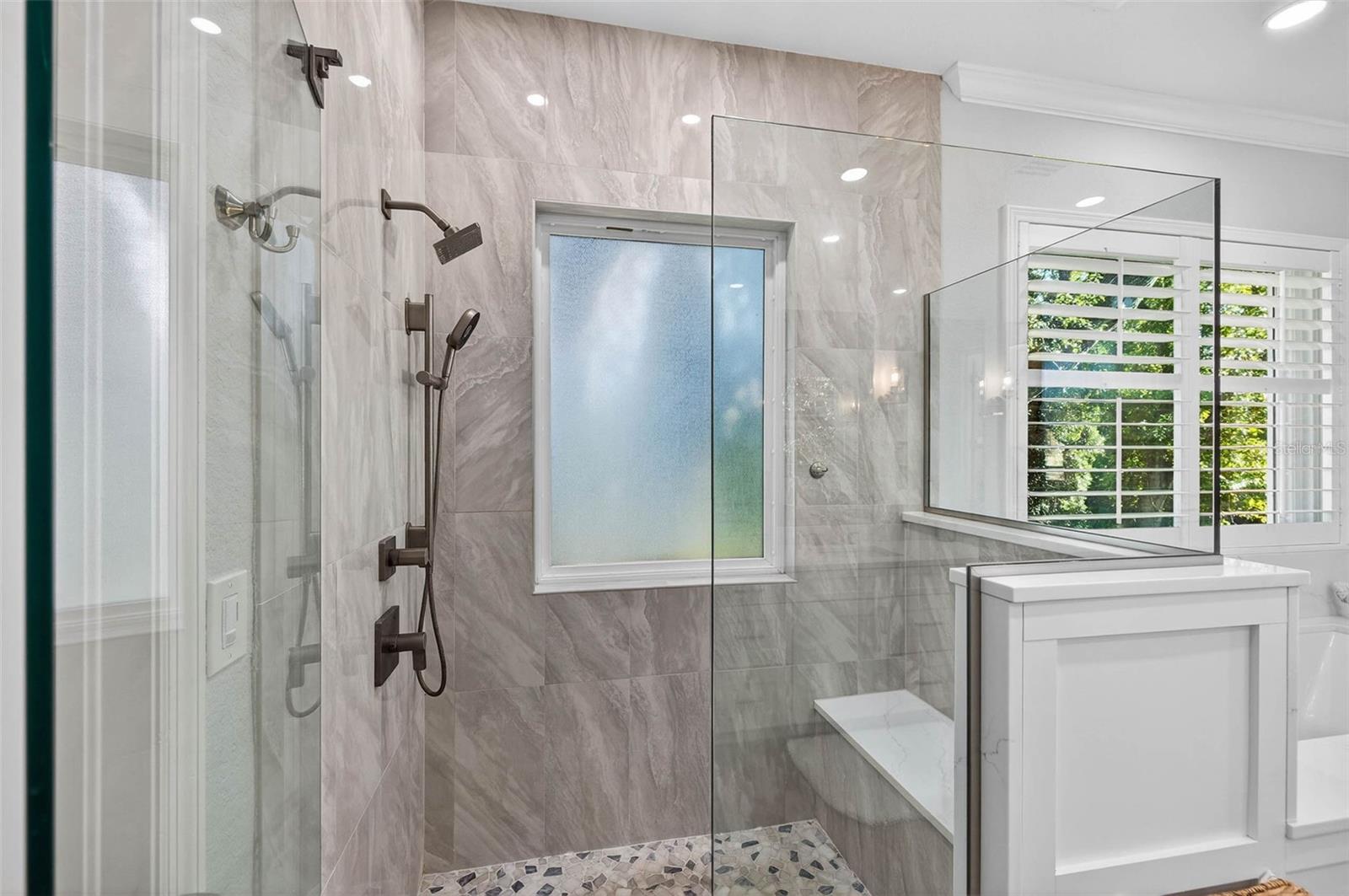 TB8469446 Property Photo