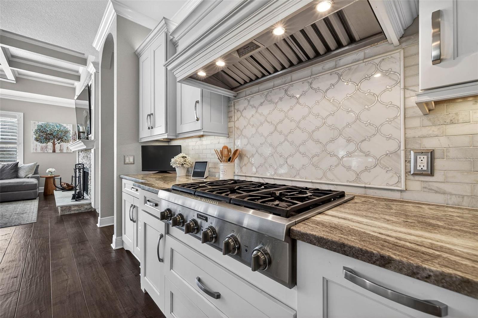 TB8469446 Property Photo