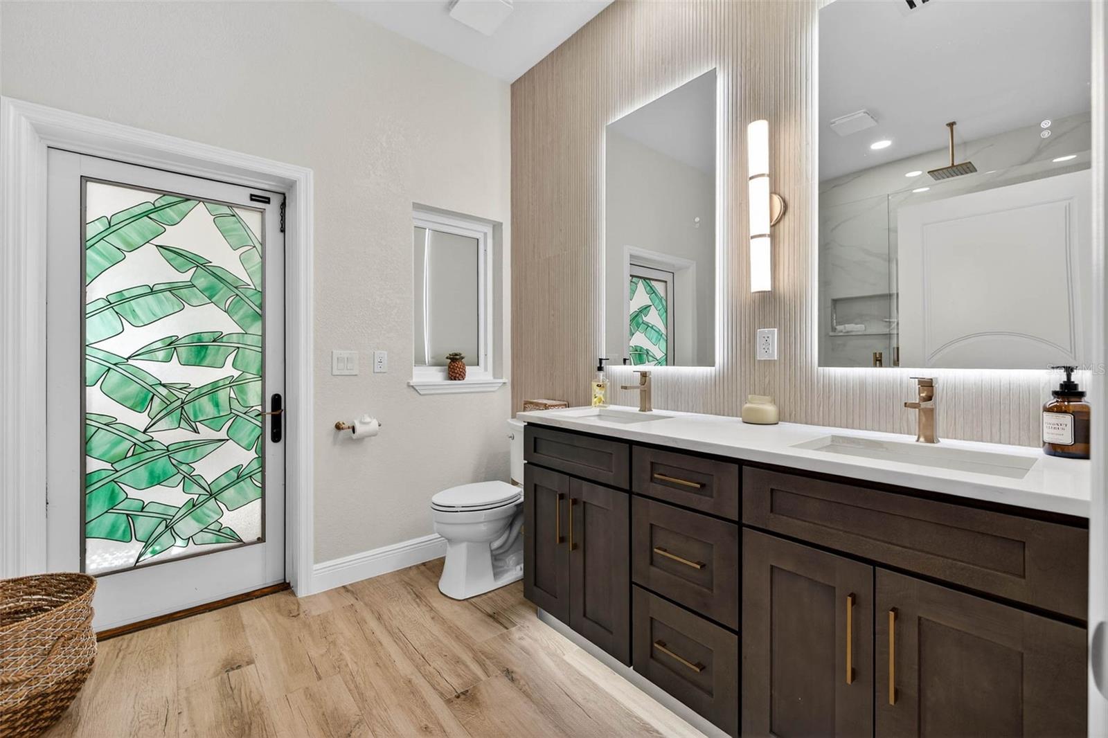 TB8469446 Property Photo