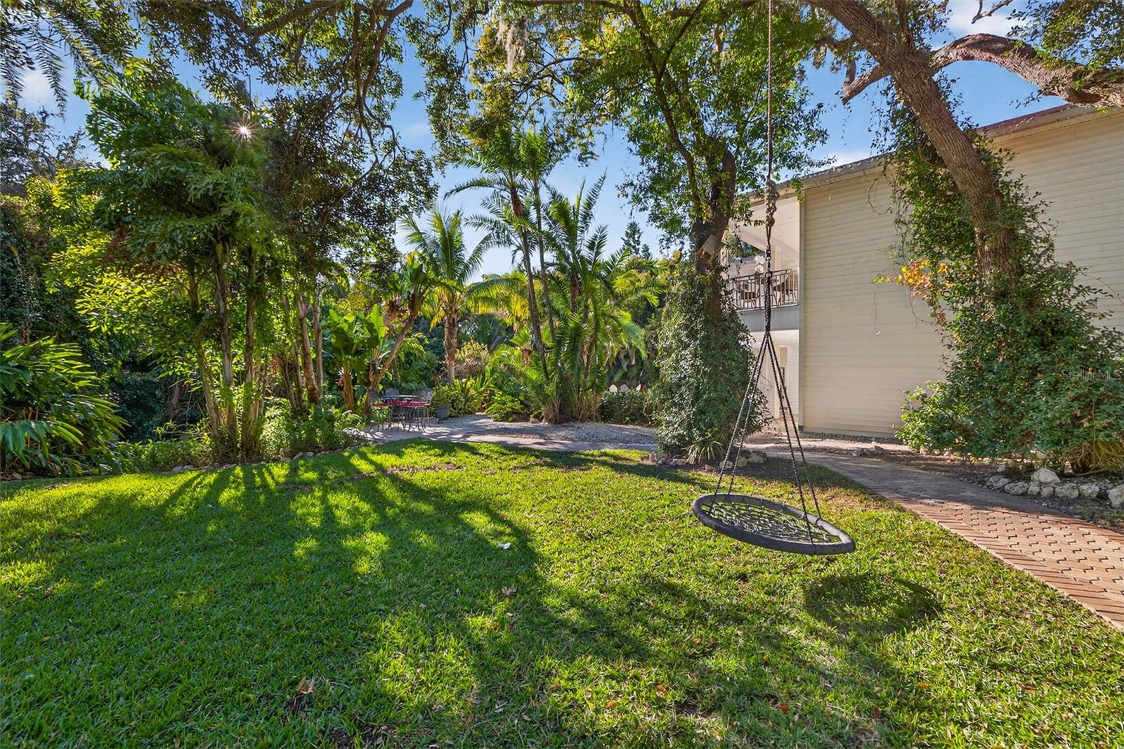 TB8469446 Property Photo