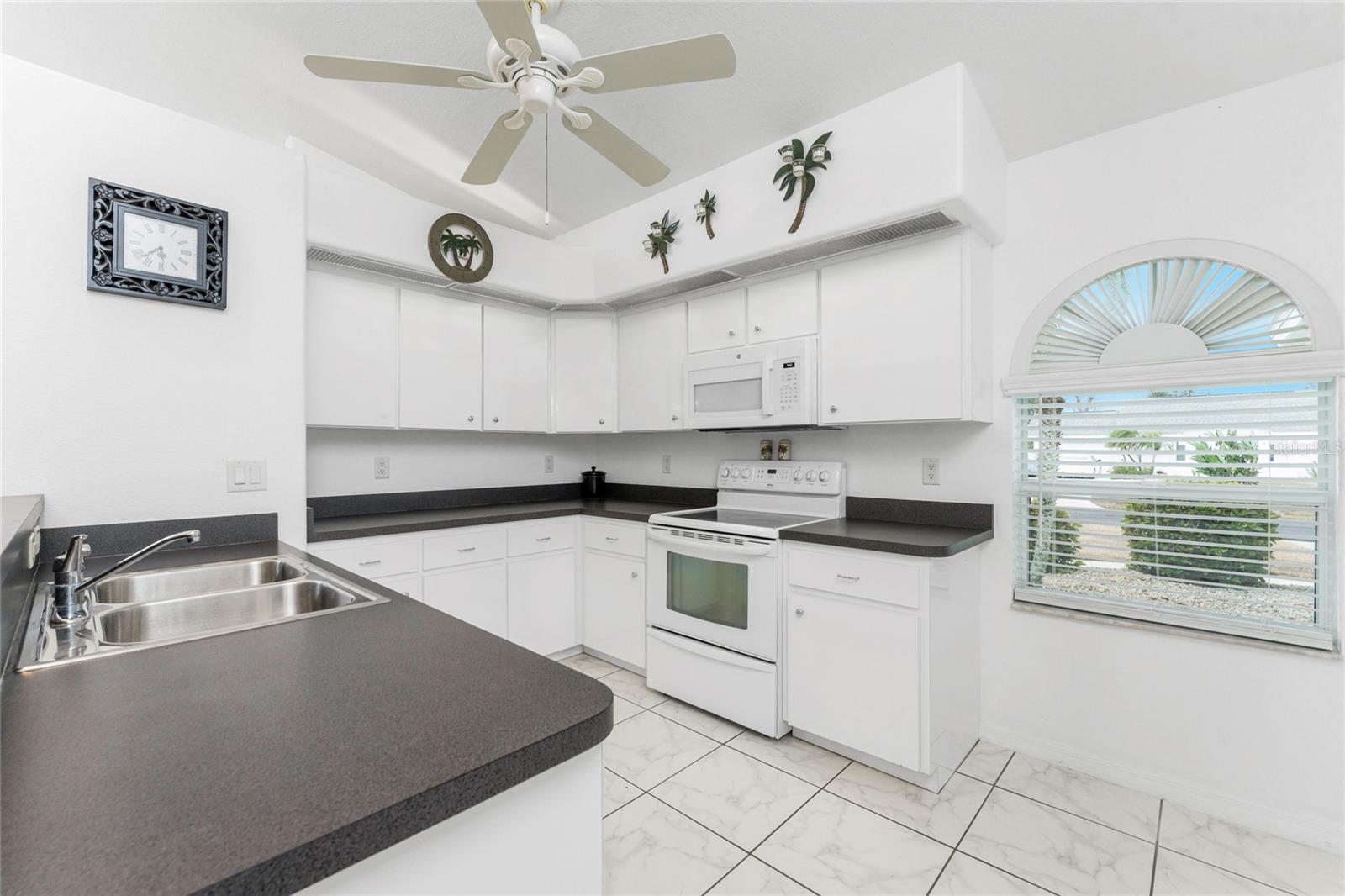 209 MARK TWAIN LN, ROTONDA WEST, FL, 33947