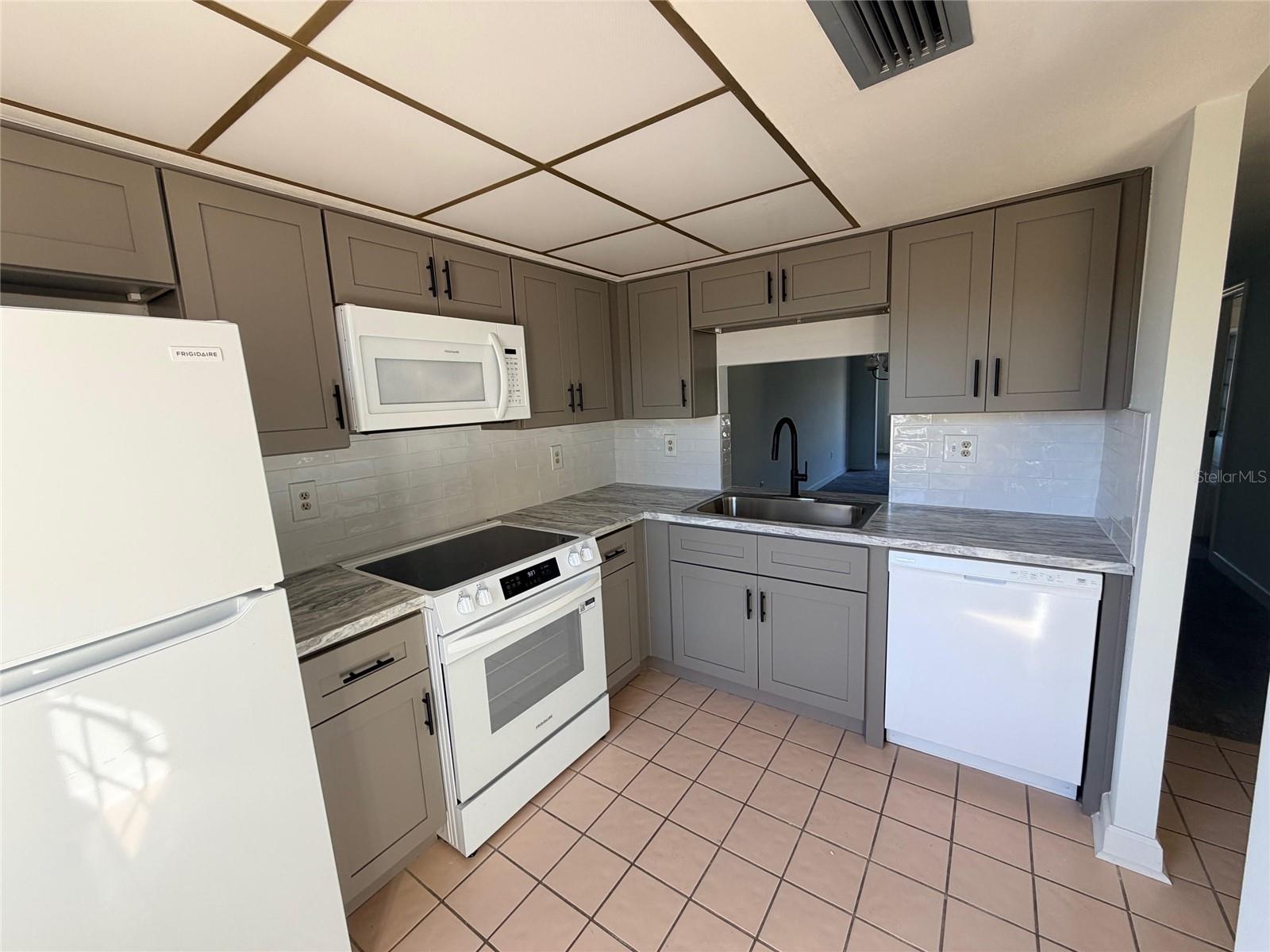 TB8469472 Property Photo