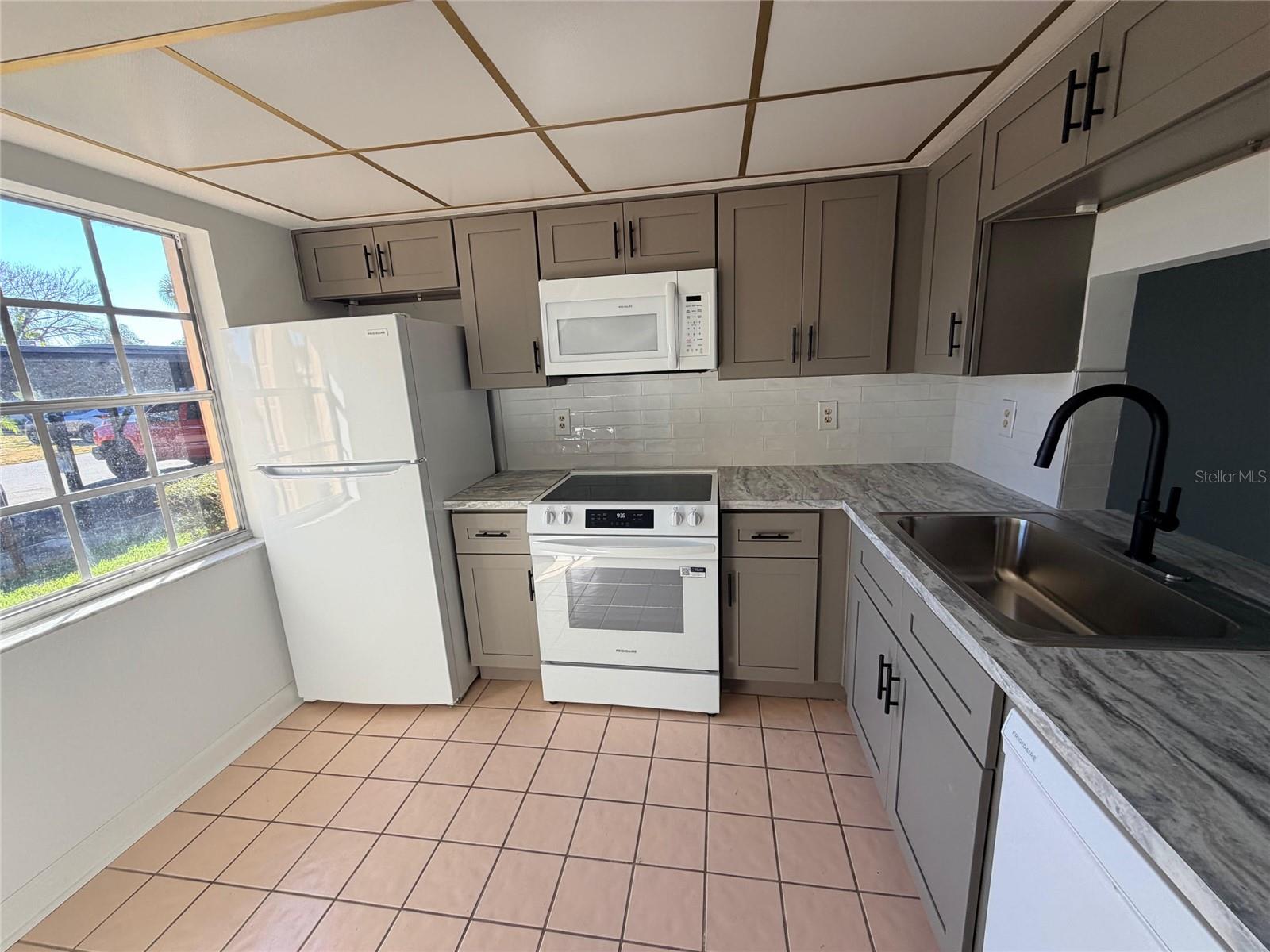 TB8469472 Property Photo