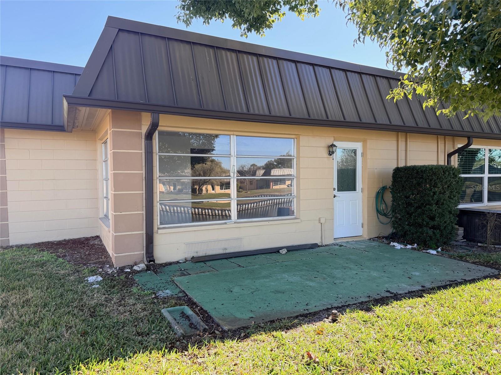 TB8469472 Property Photo