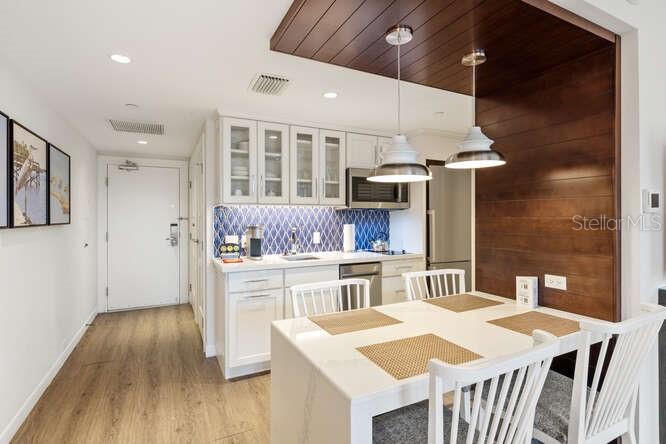 250 SANDS POINT RD #5203, LONGBOAT KEY, FL, 34228