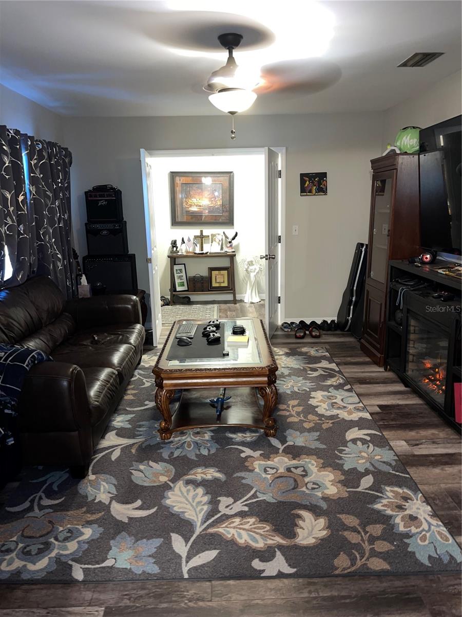 1038 EMERALD DR, BRANDON, FL, 33511