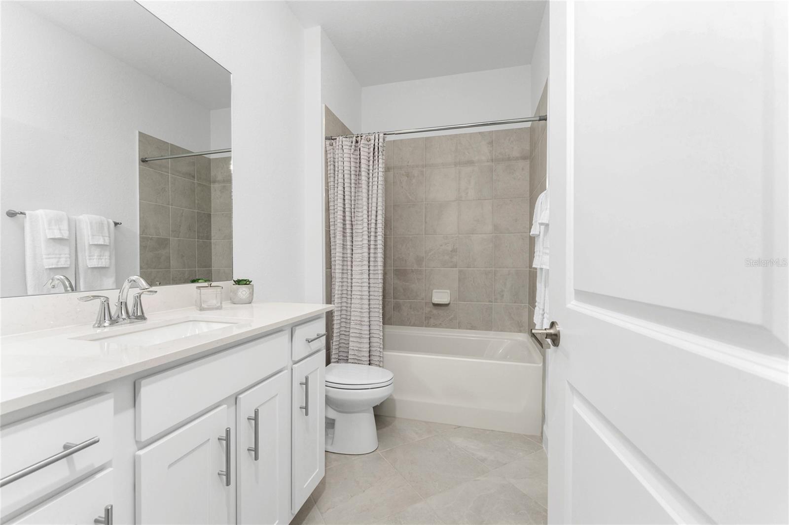 8117 SHORE LAKE DR, ENGLEWOOD, FL, 34224