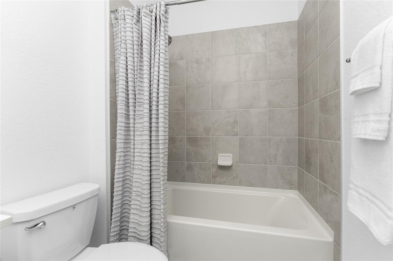 8117 SHORE LAKE DR, ENGLEWOOD, FL, 34224