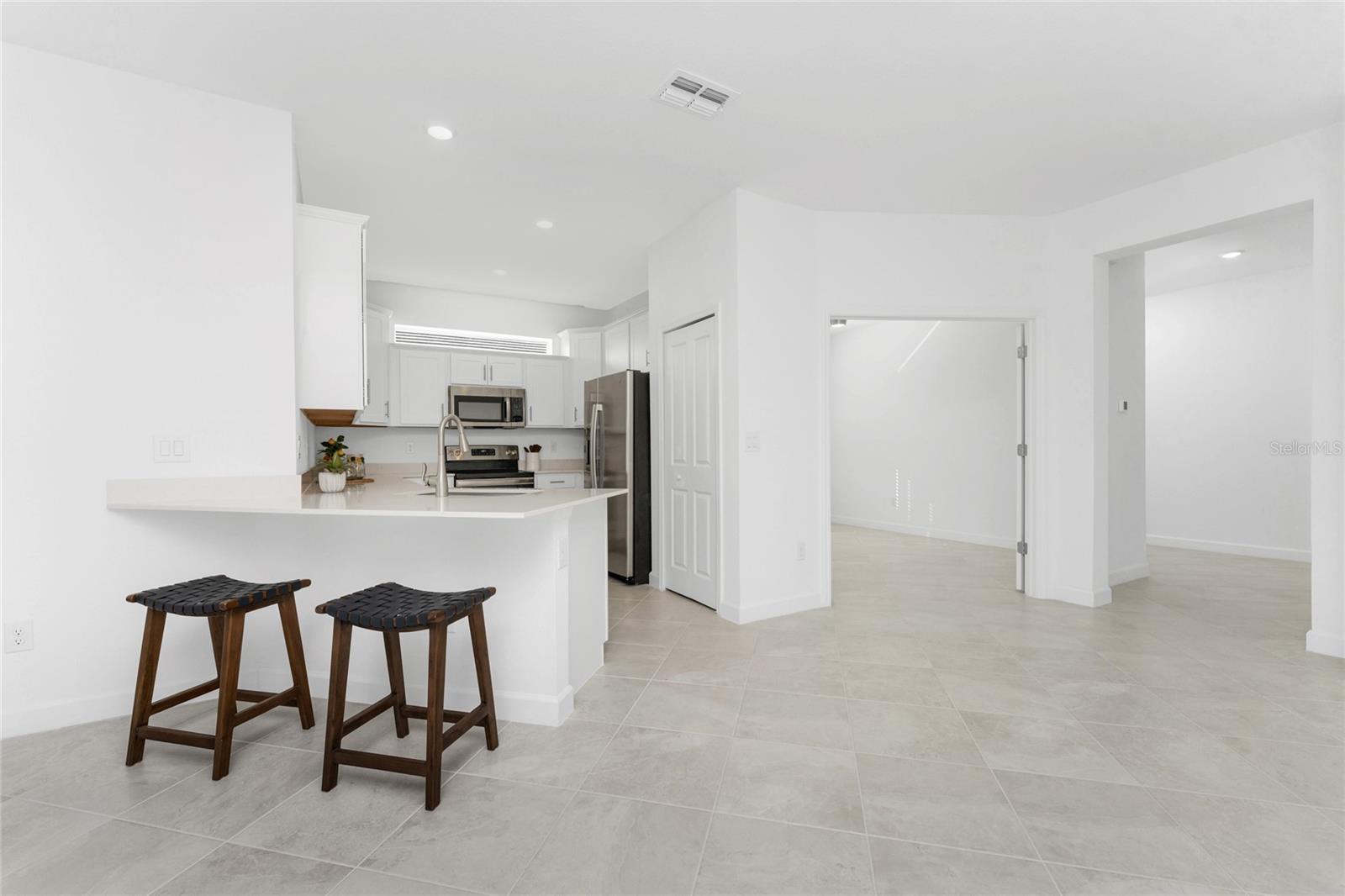 8117 SHORE LAKE DR, ENGLEWOOD, FL, 34224