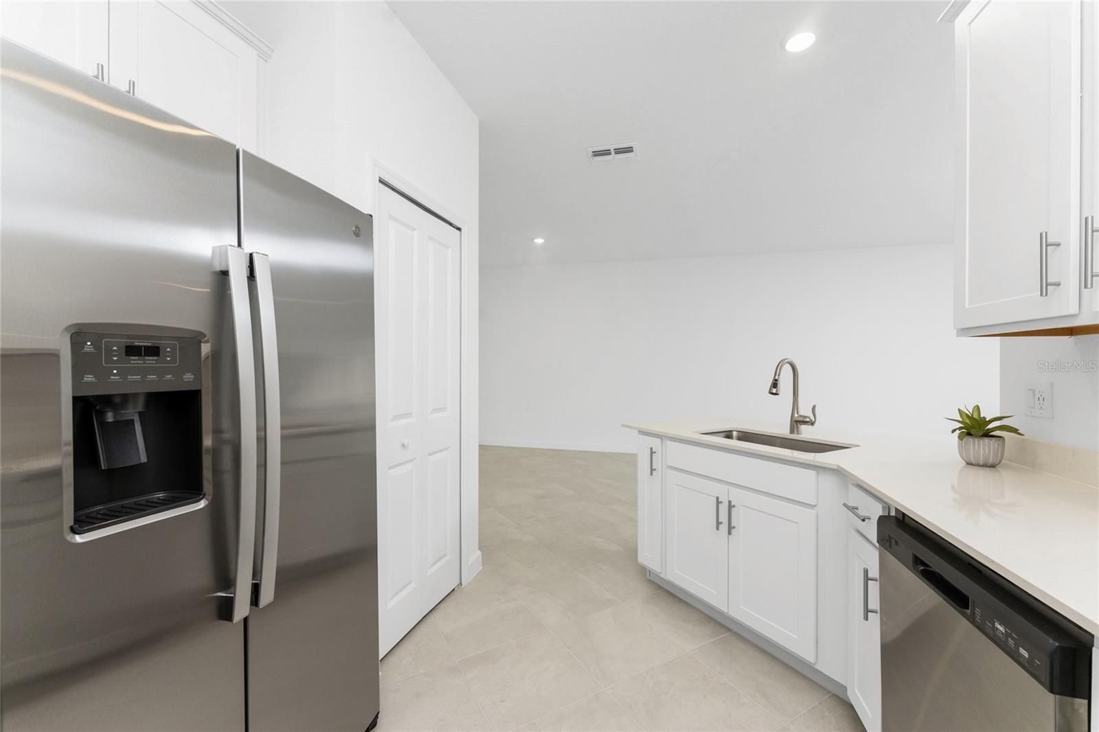 8117 SHORE LAKE DR, ENGLEWOOD, FL, 34224