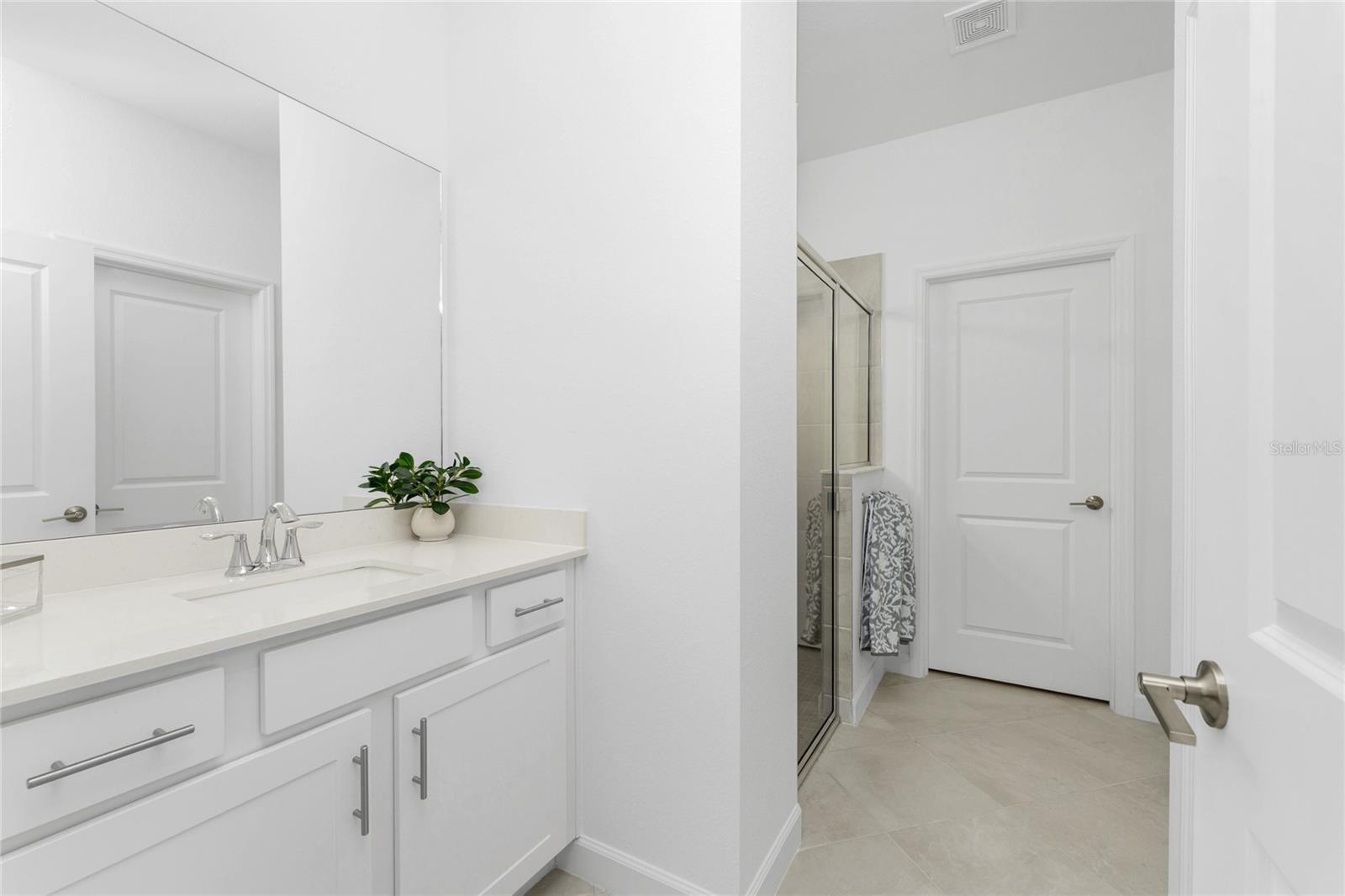 8117 SHORE LAKE DR, ENGLEWOOD, FL, 34224