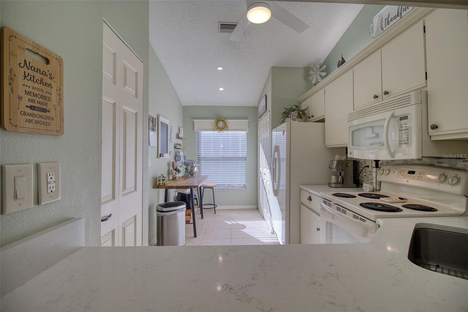 3177 CHARTER CLUB DR #B, TARPON SPRINGS, FL, 34688